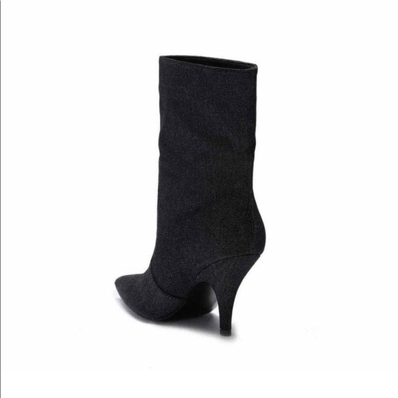 KENDALL & KYLIE DENIM BOOTS (Made for walkin’) 😉
